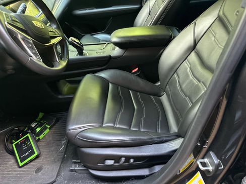 Used 2018 Cadillac XT5 Platinum w/ Driver Assist Package AWD/4WD image 5