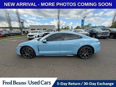 Used 2024 Porsche Taycan image 4
