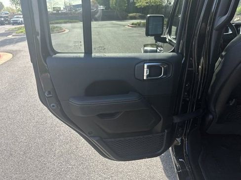 New 2025 Jeep Gladiator Sport w/ Premium Package image 19