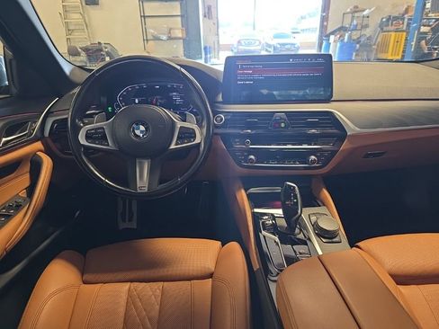 Used 2023 BMW 540i w/ M Sport Package RWD image 4