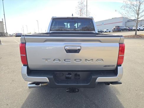 Used 2025 Toyota Tacoma Limited image 4