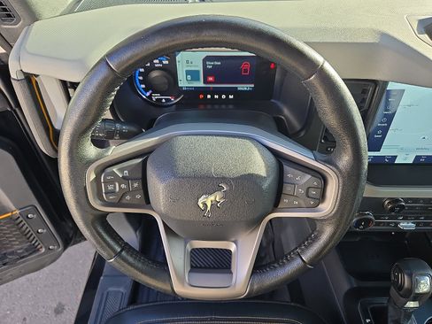 Used 2022 Ford Bronco Badlands image 20