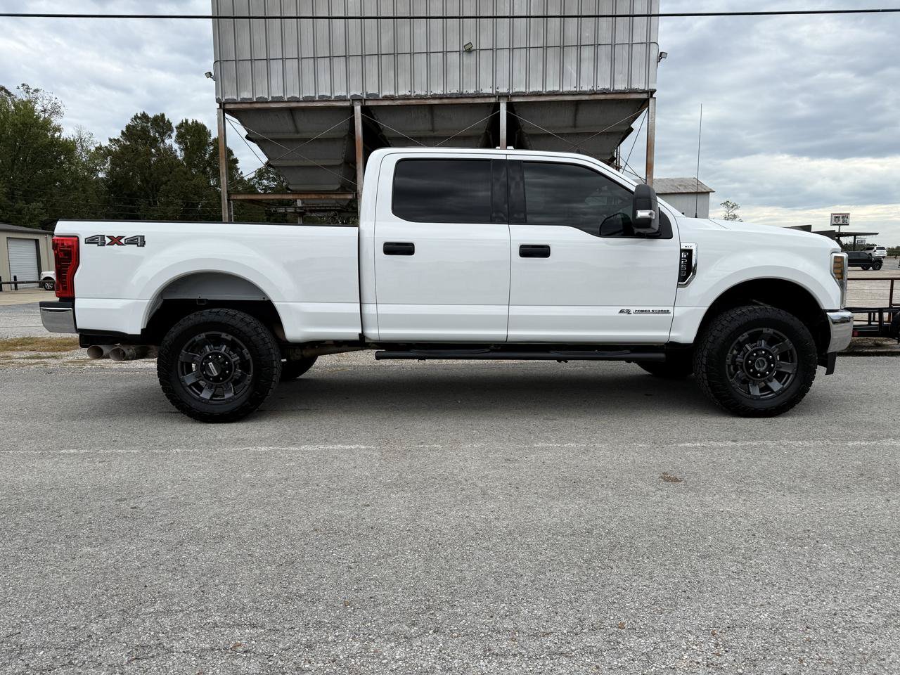 Used 2019 Ford F250 XLT w/ Snow Plow Prep Package AWD/4WD image 7