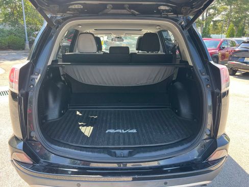 Used 2017 Toyota RAV4 XLE w/ Convenience Package AWD/4WD image 34