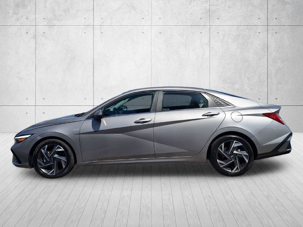 Used 2024 Hyundai Elantra Limited FWD image 8