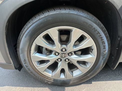 Used 2025 Toyota Grand Highlander AWD image 25