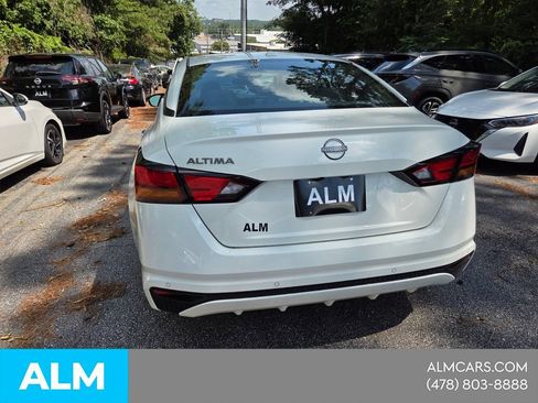 Used 2025 Nissan Altima 2.5 SV FWD image 8