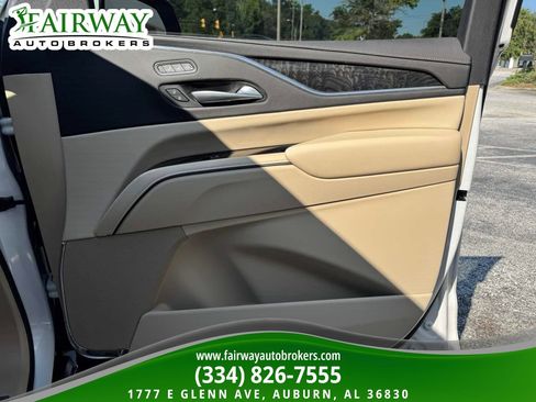 Used 2024 Cadillac Escalade Premium Luxury w/ Performance Package AWD/4WD image 33