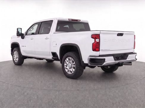 Used 2025 Chevrolet Silverado 2500 LT AWD/4WD image 4