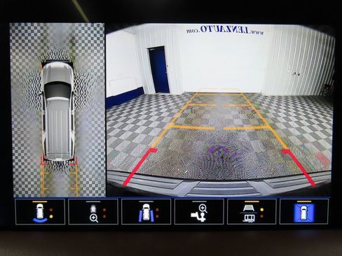 Used 2024 Chevrolet Suburban High Country image 17