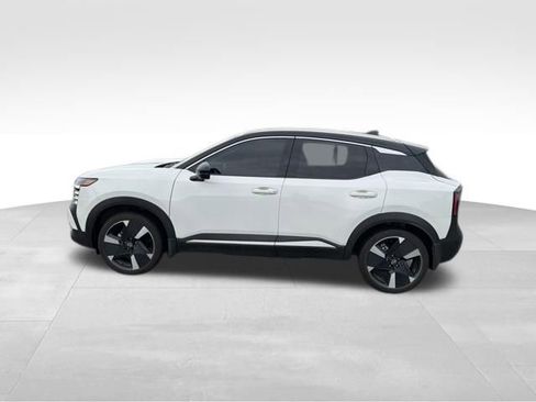 Used 2025 Nissan Kicks SR AWD/4WD image 7