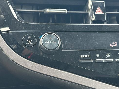 Used 2024 Toyota Camry SE image 29