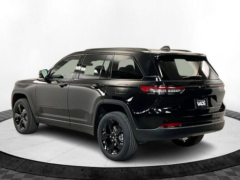 New 2025 Jeep Grand Cherokee Limited w/ Black Appearance Package AWD/4WD image 3