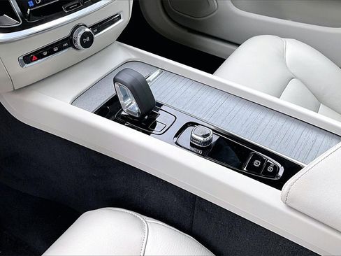 Certified 2024 Volvo S60 B5 Plus image 18