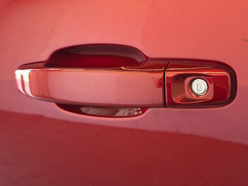 Used 2022 Chevrolet Colorado LT w/ Safety Package image 8