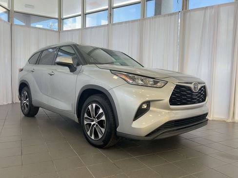 Used 2020 Toyota Highlander XLE image 7