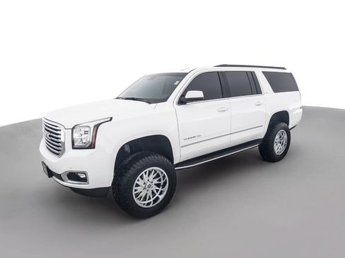 Used 2018 GMC Yukon XL SLT w/ Premium Edition AWD/4WD image 9