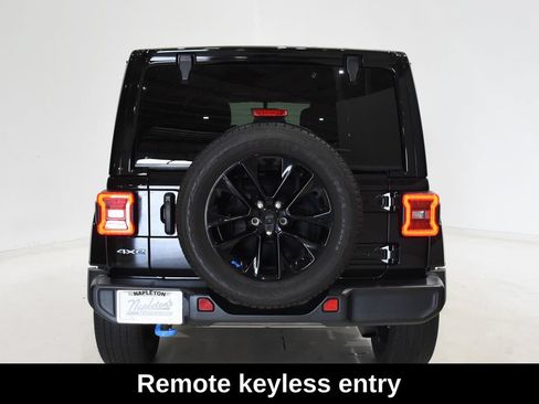 Used 2023 Jeep Wrangler Unlimited Sahara w/ Cold Weather Group AWD/4WD image 6