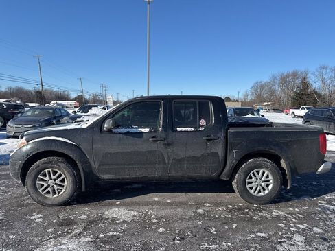 Used 2017 Nissan Frontier SV image 4