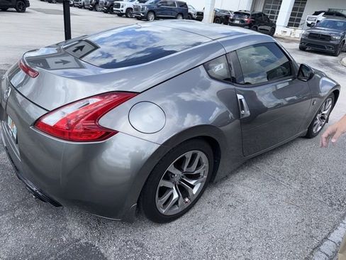 Used 2013 Nissan 370Z Coupe image 5