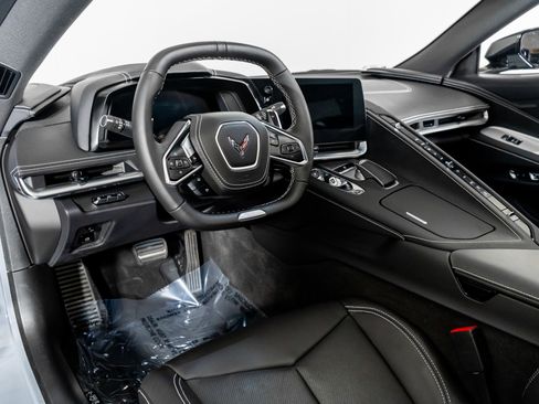 Used 2025 Chevrolet Corvette Z06 image 2