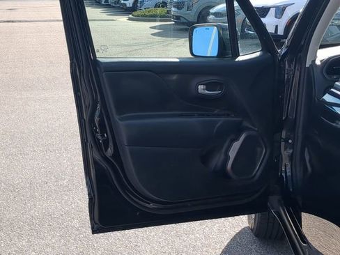 Used 2023 Jeep Renegade Latitude image 22