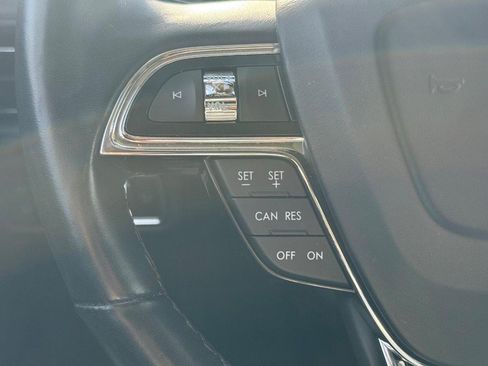 Certified 2023 Lincoln Nautilus Reserve image 16