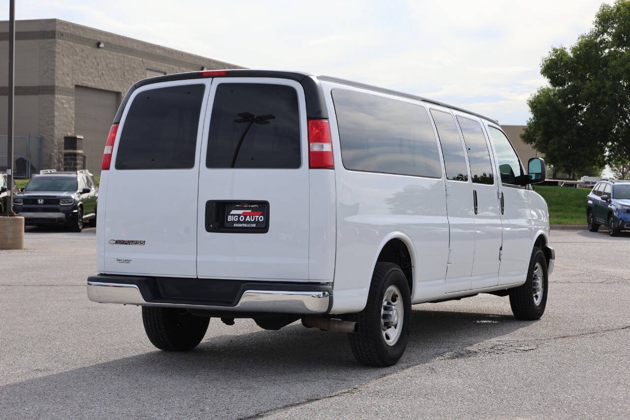 Used 2019 Chevrolet Express 3500 LT w/ LT Preferred Equipment Group RWD image 9