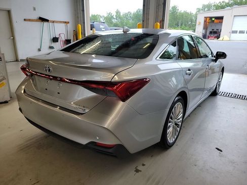 Used 2021 Toyota Avalon Limited w/ Advanced Safety Package FWD image 3