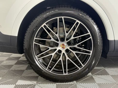 New 2026 Porsche Cayenne image 13