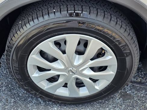 Used 2020 Nissan Rogue S FWD image 28
