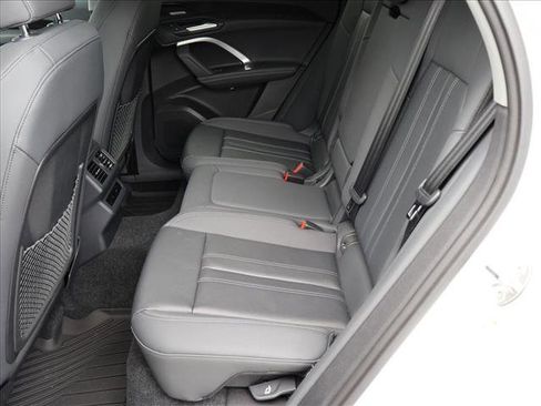 Certified 2025 Audi Q5 Premium AWD/4WD image 26