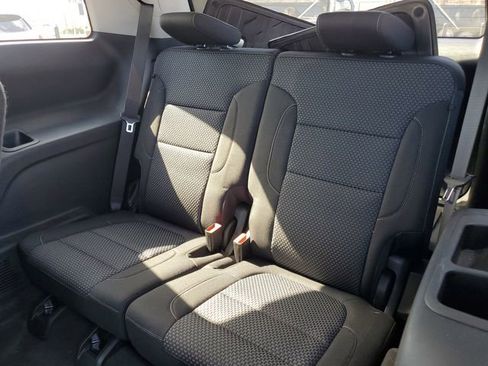 Used 2023 GMC Acadia SLE w/ Driver Convenience Package image 15