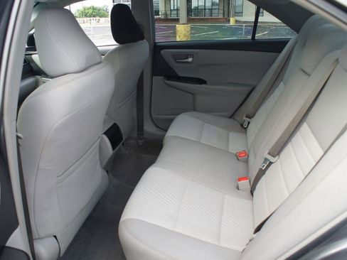 Used 2017 Toyota Camry LE FWD image 12
