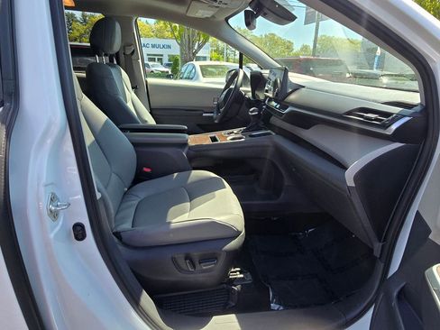 Certified 2023 Toyota Sienna XLE FWD image 12