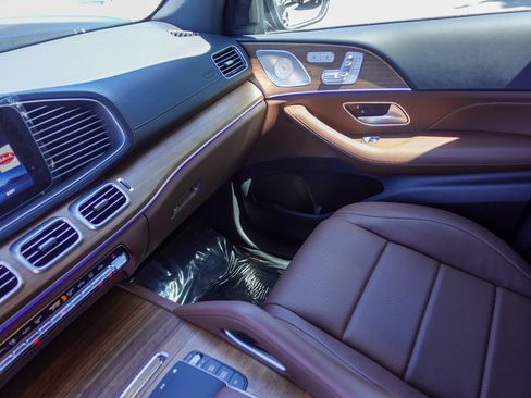 Used 2024 Mercedes-Benz GLS 450 4MATIC image 22