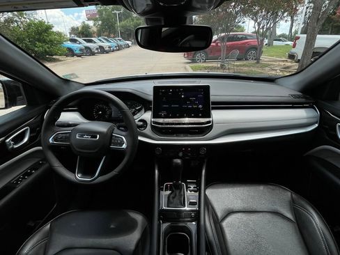 Used 2025 Jeep Compass Limited AWD/4WD image 12