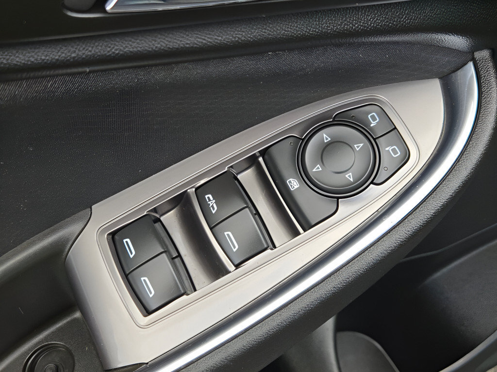 Used 2017 Chevrolet Malibu LT FWD image 24