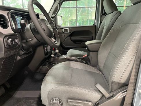 New 2025 Jeep Wrangler Unlimited Sport AWD/4WD image 32