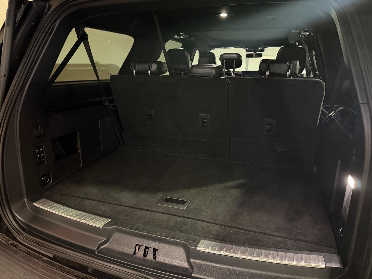 Used 2023 Lincoln Navigator L Reserve AWD/4WD image 7