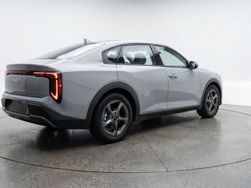 Used 2025 Kia K4 FWD image 9