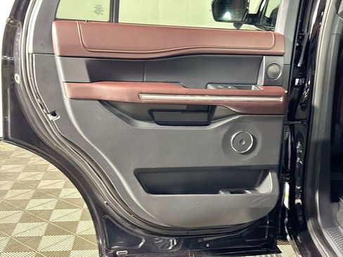 Used 2023 Ford Expedition Limited image 20