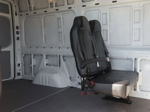 Used 2019 Mercedes-Benz Sprinter 2500 image 12