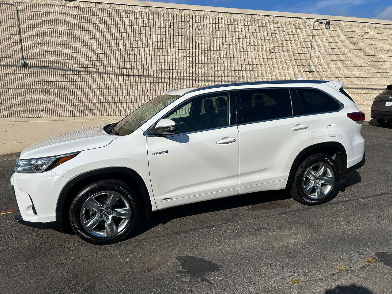 Used 2018 Toyota Highlander Limited AWD/4WD image 8