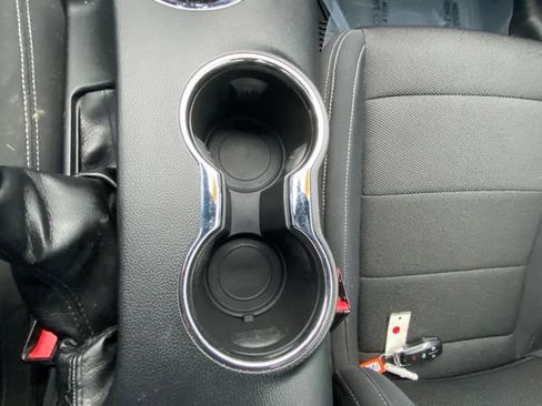Used 2015 Ford Mustang Coupe RWD image 26
