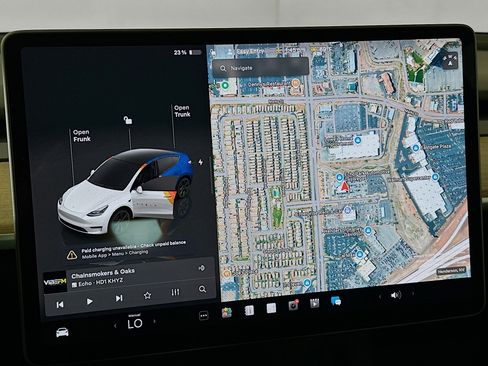 Used 2024 Tesla Model Y Long Range AWD/4WD image 19