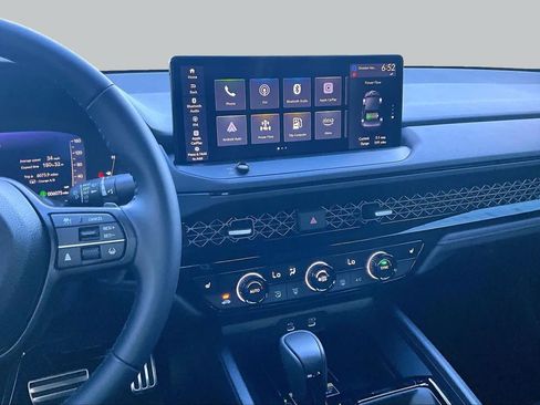 Used 2025 Honda Accord Sport image 7