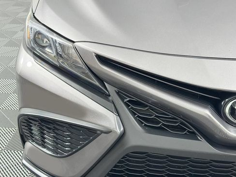 Used 2023 Toyota Camry SE FWD image 3