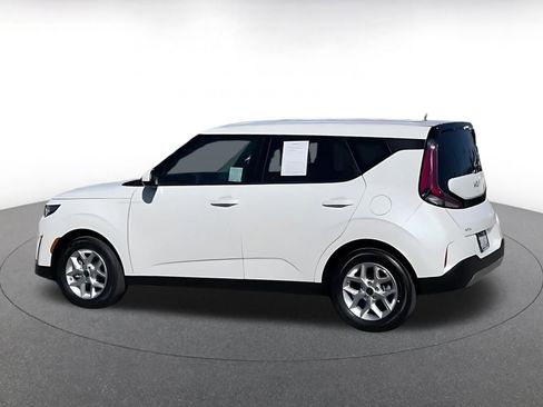 Used 2025 Kia Soul LX w/ LX Technology Package image 10