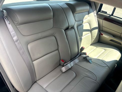 Used 1999 Cadillac De Ville Sedan w/ Comfort/Convenience Pkg image 9
